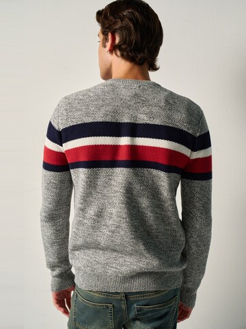 Pullover di KOROSHI in grigio