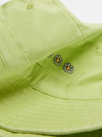 Bershka Hatt i grön