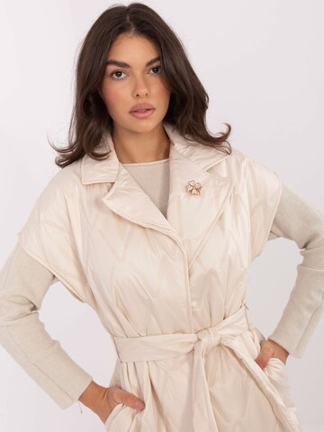 Madnezz House Vest i beige