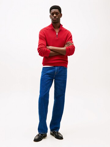 TOMMY HILFIGER Sweater in Red