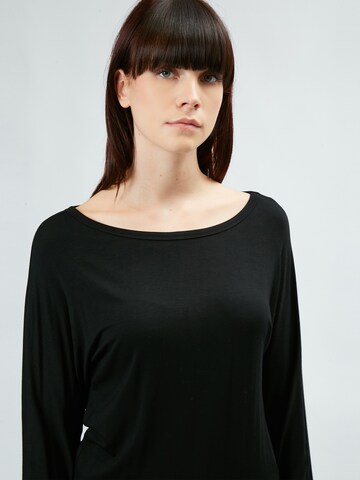 Influencer Shirt in Black