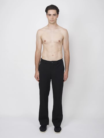 Loosefit Pantaloni chino di SHAMBLES in nero