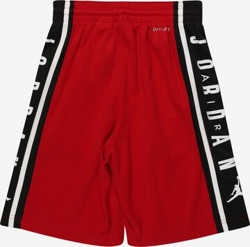 Jordan Regular Shorts in Rot