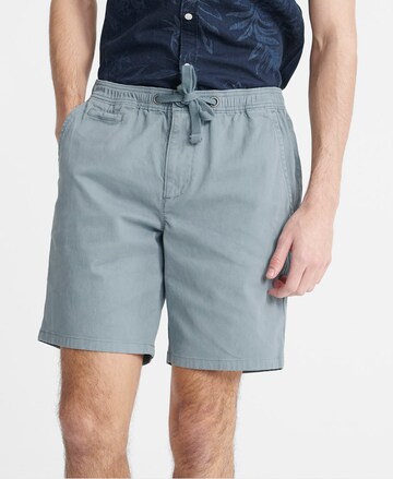 Superdry Regular Chinoshorts in Blau