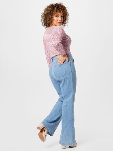 Nasty Gal Plus Flared Jeans in Blauw
