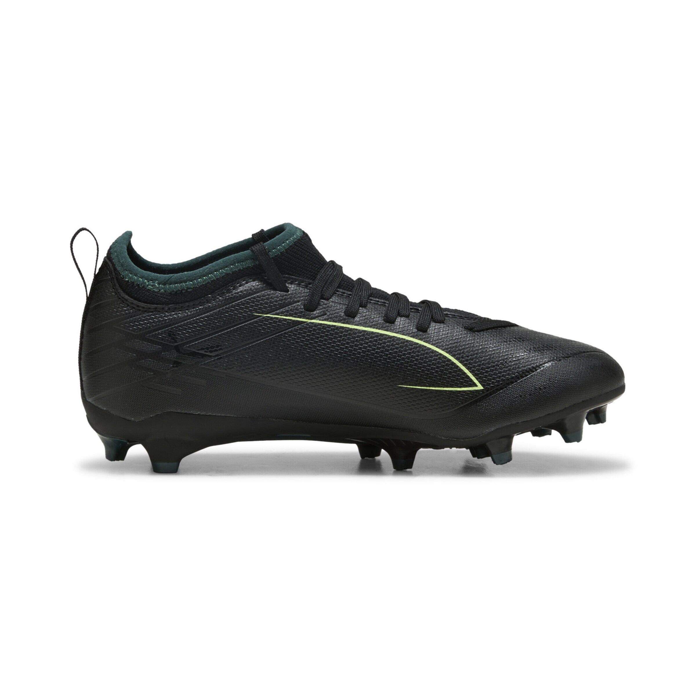 PUMA Fußballschuh 'Ultra 6 Match' in Schwarz