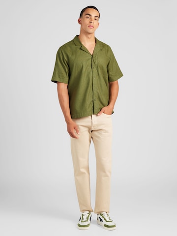 Coupe regular Chemise BURTON MENSWEAR LONDON en vert