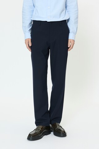 Regular Pantalon chino 'MAWesley' Matinique en bleu : devant