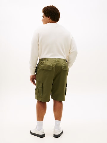 Loosefit Pantalon cargo 'ESS' Tommy Hilfiger Big & Tall en vert