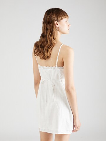 Cotton On - Vestido en blanco