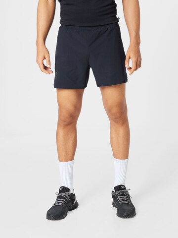 On Regular Sportshorts in Schwarz: predná strana