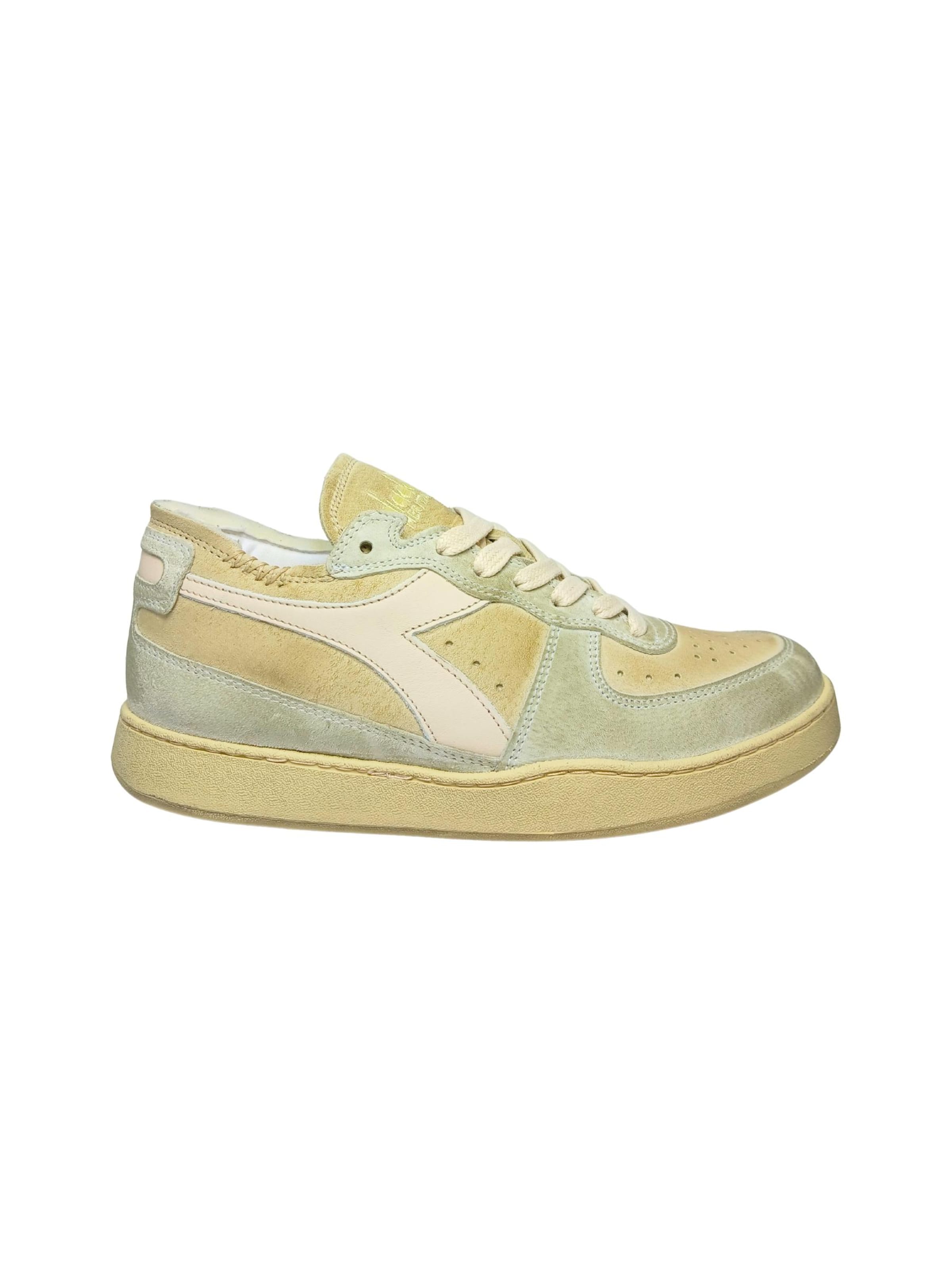 Scarpa stringata di Diadora in beige: frontale