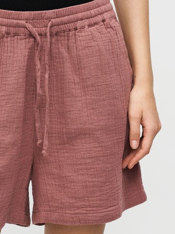 ONLY Loosefit Shorts 'ONLTHYRA' in Pink