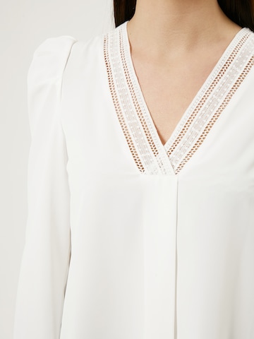 Camicia da donna di Influencer in bianco