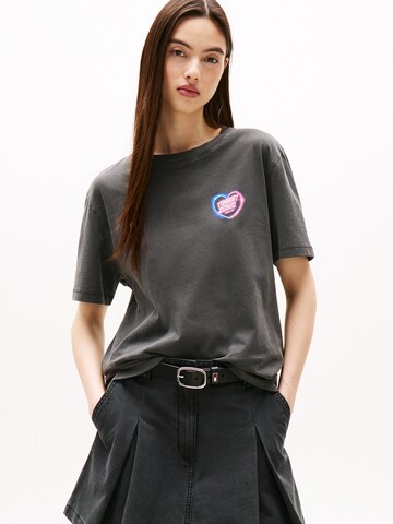 T-shirt Tommy Jeans en noir : devant