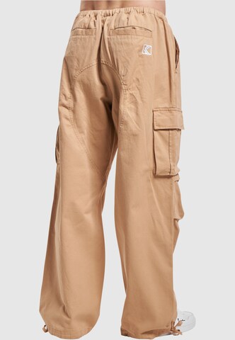 Wide Leg Pantalon cargo Karl Kani en beige