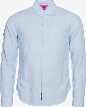 Coupe regular Chemise Superdry en bleu : devant