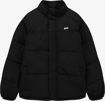 Pull&Bear Winter jacket in Black: front