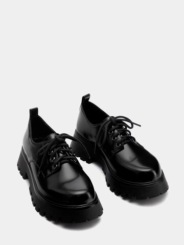 Papuci de casă de la Pull&Bear pe negru