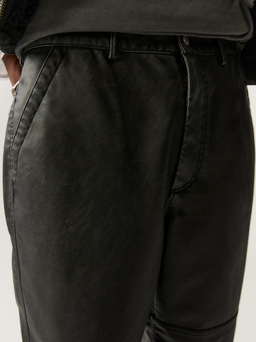 Loosefit Pantaloni di Pull&Bear in nero