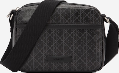 Rankinė su ilgu dirželiu iš Calvin Klein, spalva – pilka / juoda, Prekių apžvalga