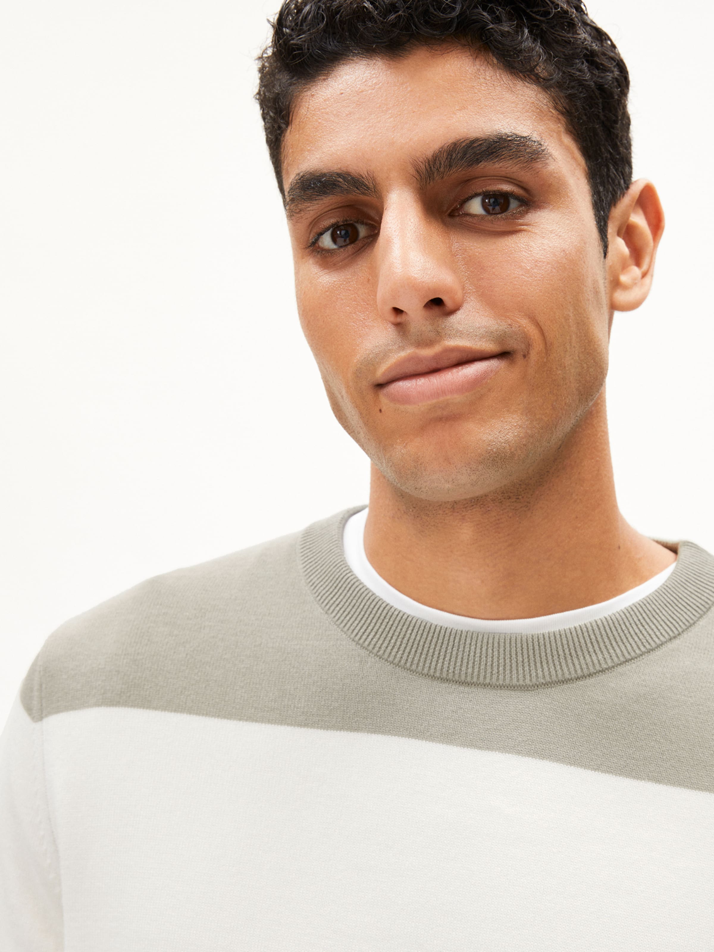 ARMEDANGELS Strickpullover 'Loukaa' in Grün: Vorderseite