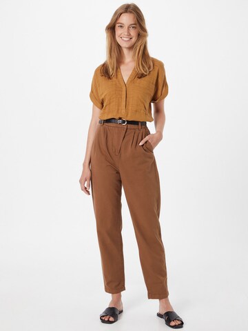 ESPRIT Regular Pleat-Front Pants in Brown