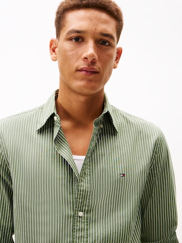 Regular fit Camicia di TOMMY HILFIGER in verde