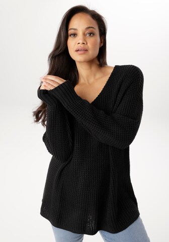 Aniston Sweater in Black: front