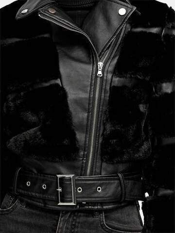 Tazzio Übergangsjacke 'F800' in Schwarz