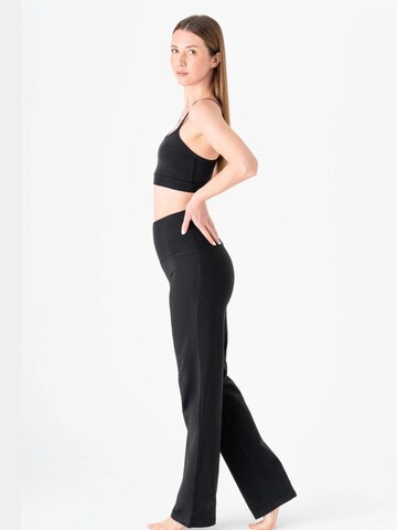 Leela COTTON Regular Pants 'Damen Bio-Baumwoll Yogahose' in Black
