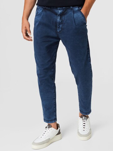 DRYKORN Tapered Pleat-front trousers 'Chasy' in Blue: front