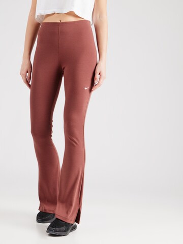 Flared Pantaloni di Nike Sportswear in marrone: frontale