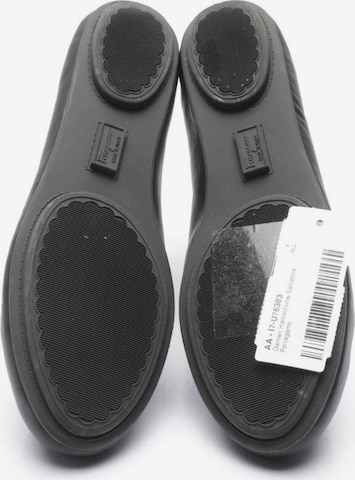 Salvatore Ferragamo Flats & Loafers in 35 in Black