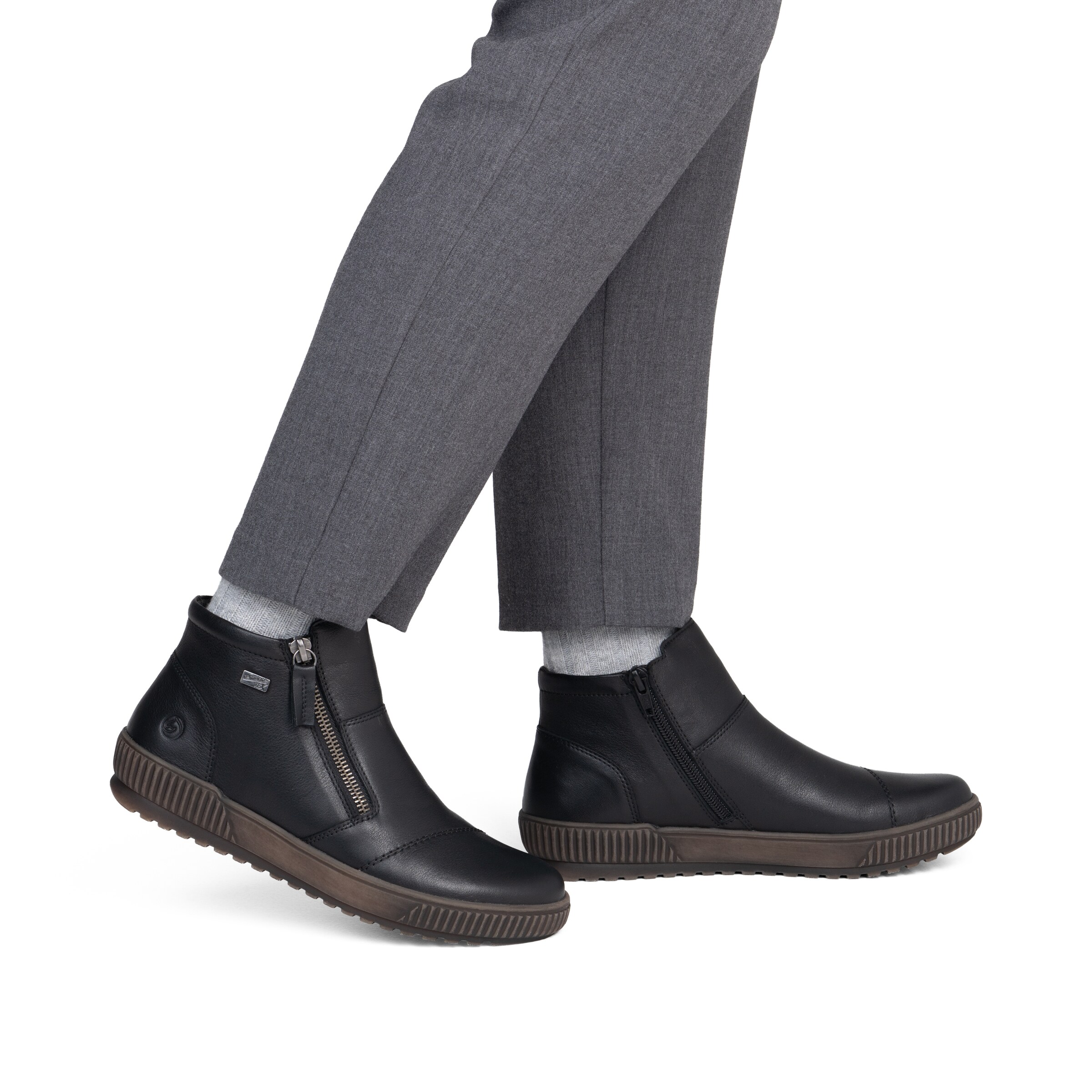 Boots 'D0783' REMONTE en noir : devant