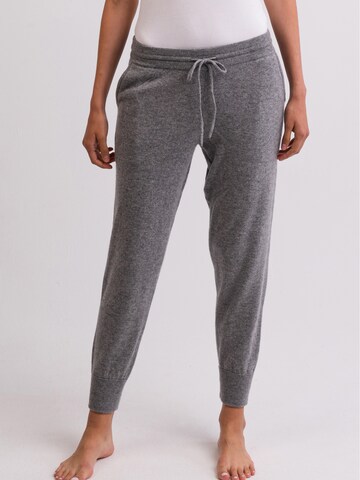 Tapered Pantaloni di CASH-MERE.CH in grigio: frontale