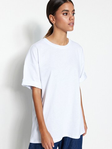 T-shirt oversize Trendyol en blanc