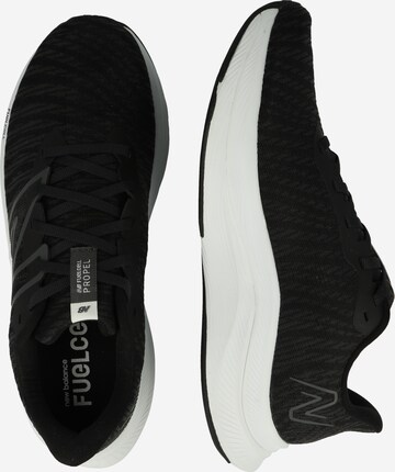 Chaussure de course 'FCPR' new balance en noir