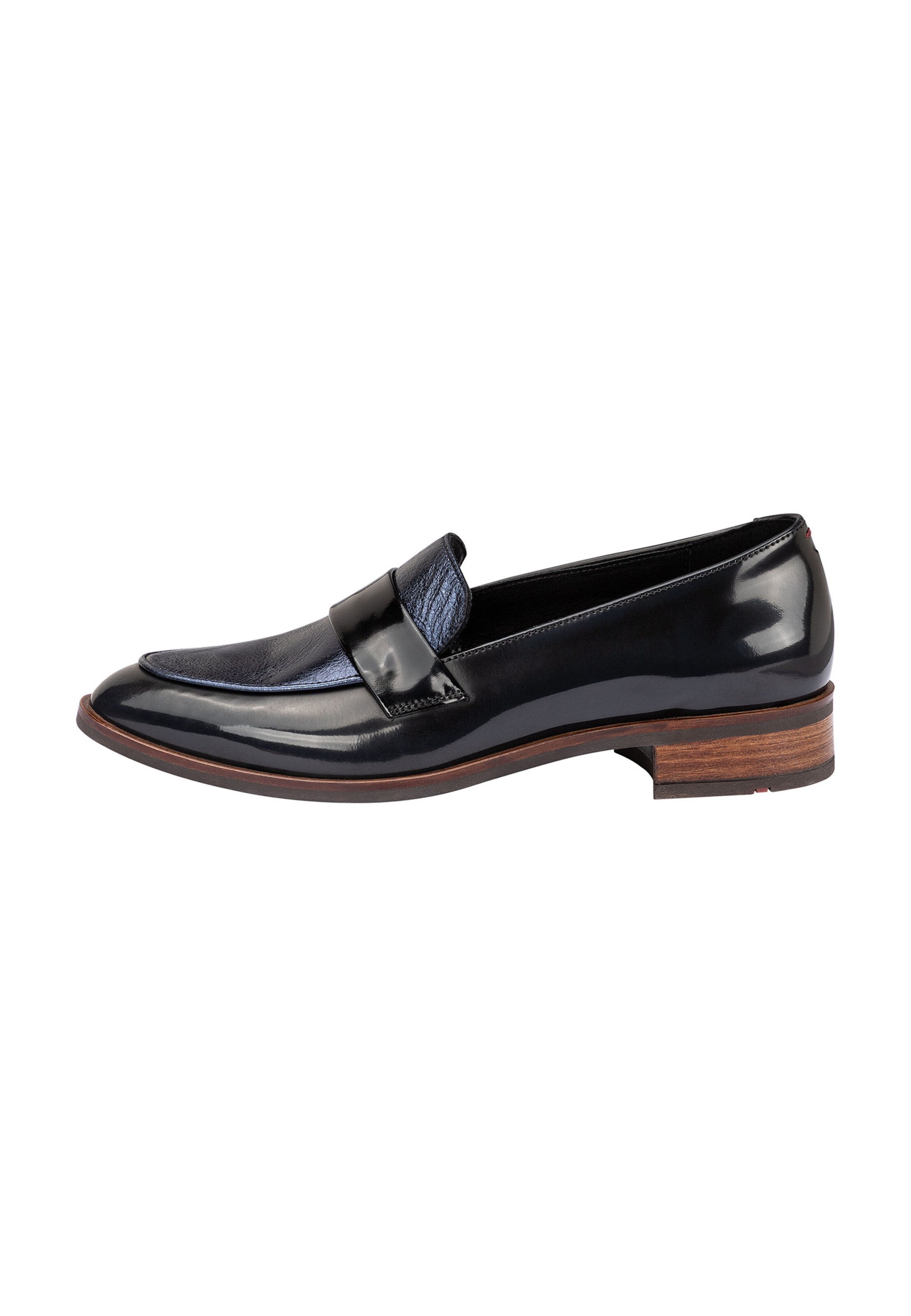 LLOYD Classic Flats in Black: front