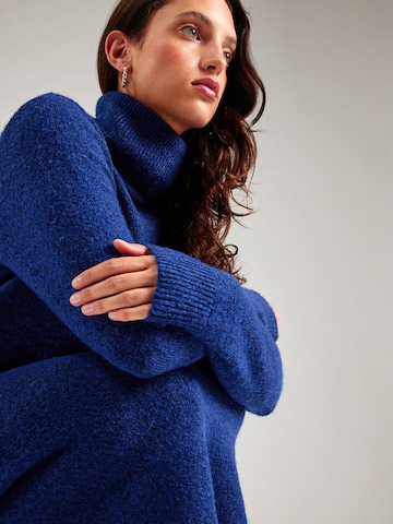 Abito in maglia di PIECES in blu