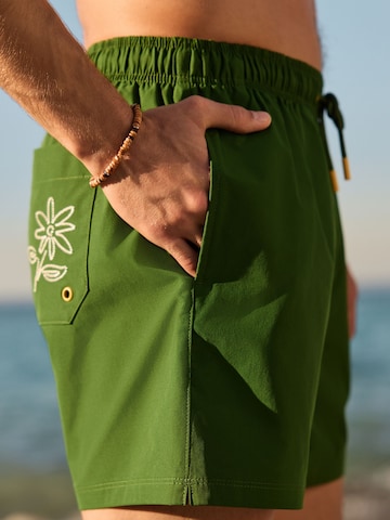 žalia Next Maudymosi trumpikės