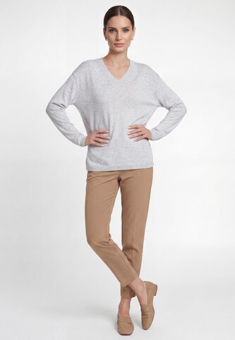 Usha Trui 'Casual' in Grijs