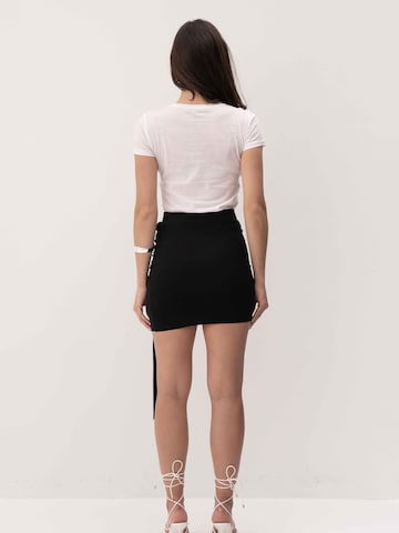 FEMSSY - Falda en negro