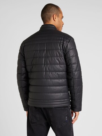 GUESS Демисезонная куртка в Черный