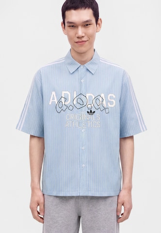 ADIDAS ORIGINALS Comfort Fit Πουκάμισο σε μπλε: μπροστά