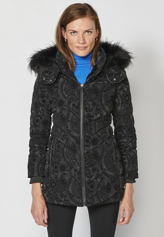 KOROSHI Between-season jacket in Black: front