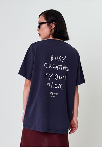 T-shirt 'Own Magic' OH APRIL en bleu : devant