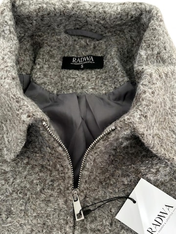 Veste mi-saison Radwa en gris
