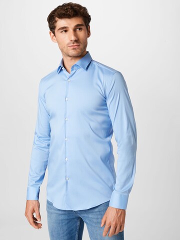 HUGO - Slim Fit Camisa 'Kenno' em azul: frente