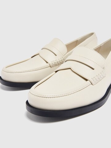 Mocasini de la Pull&Bear pe bej